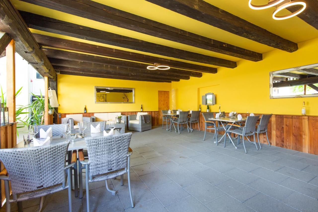 Landgasthof Zur Sonne 아우겐 외부 사진